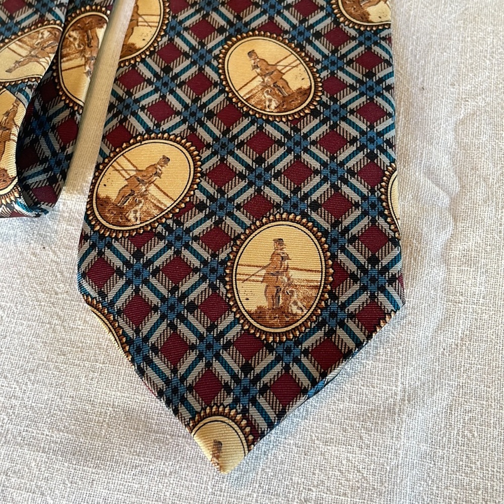 Vintage Field & Stream silk patterned tie with hunting motif